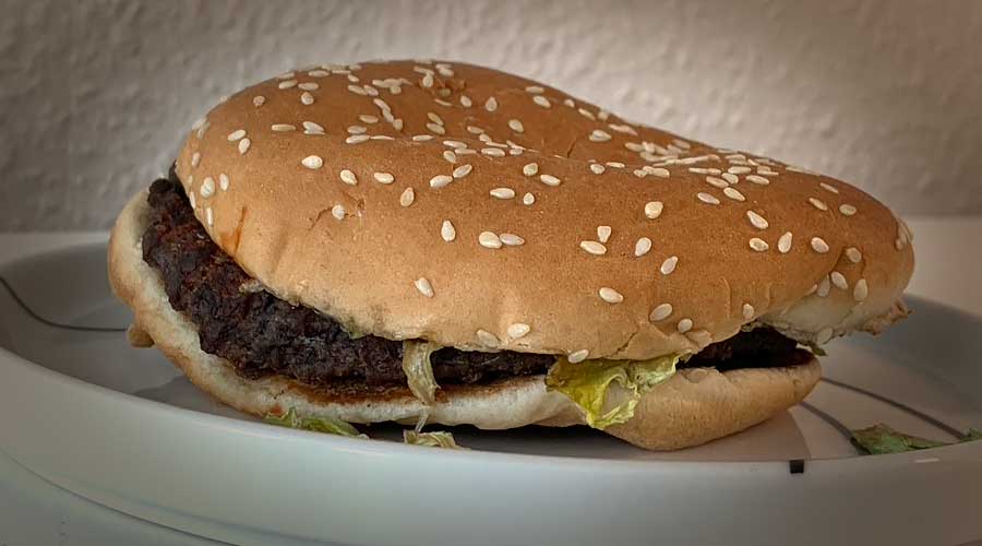 Dag 13. Min Whopper lever och möglar inte ALLS.