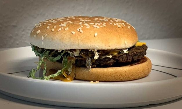 Dag 22. Min McFeast är nu tre veckor gammal.